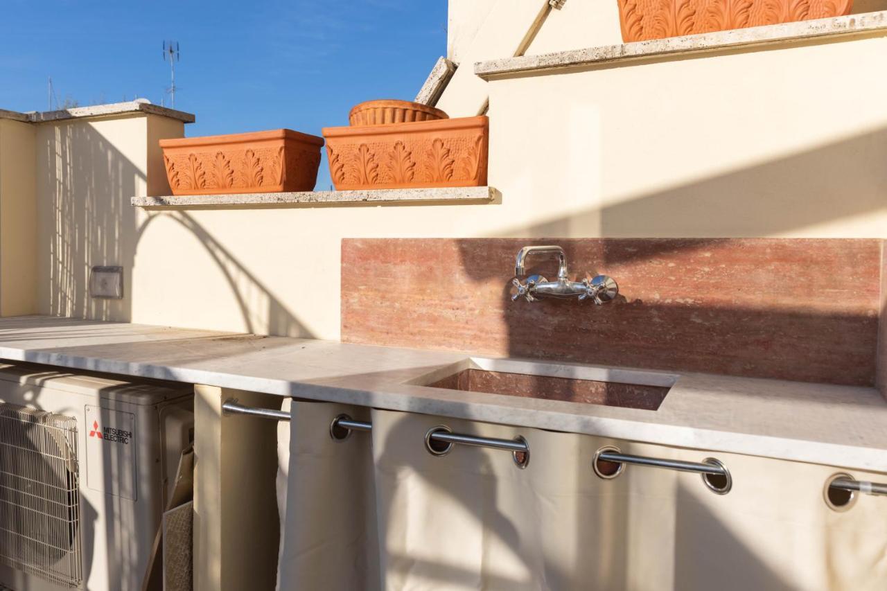 Colosseo Brightful Apartment With Rooftop Rome Exterior photo